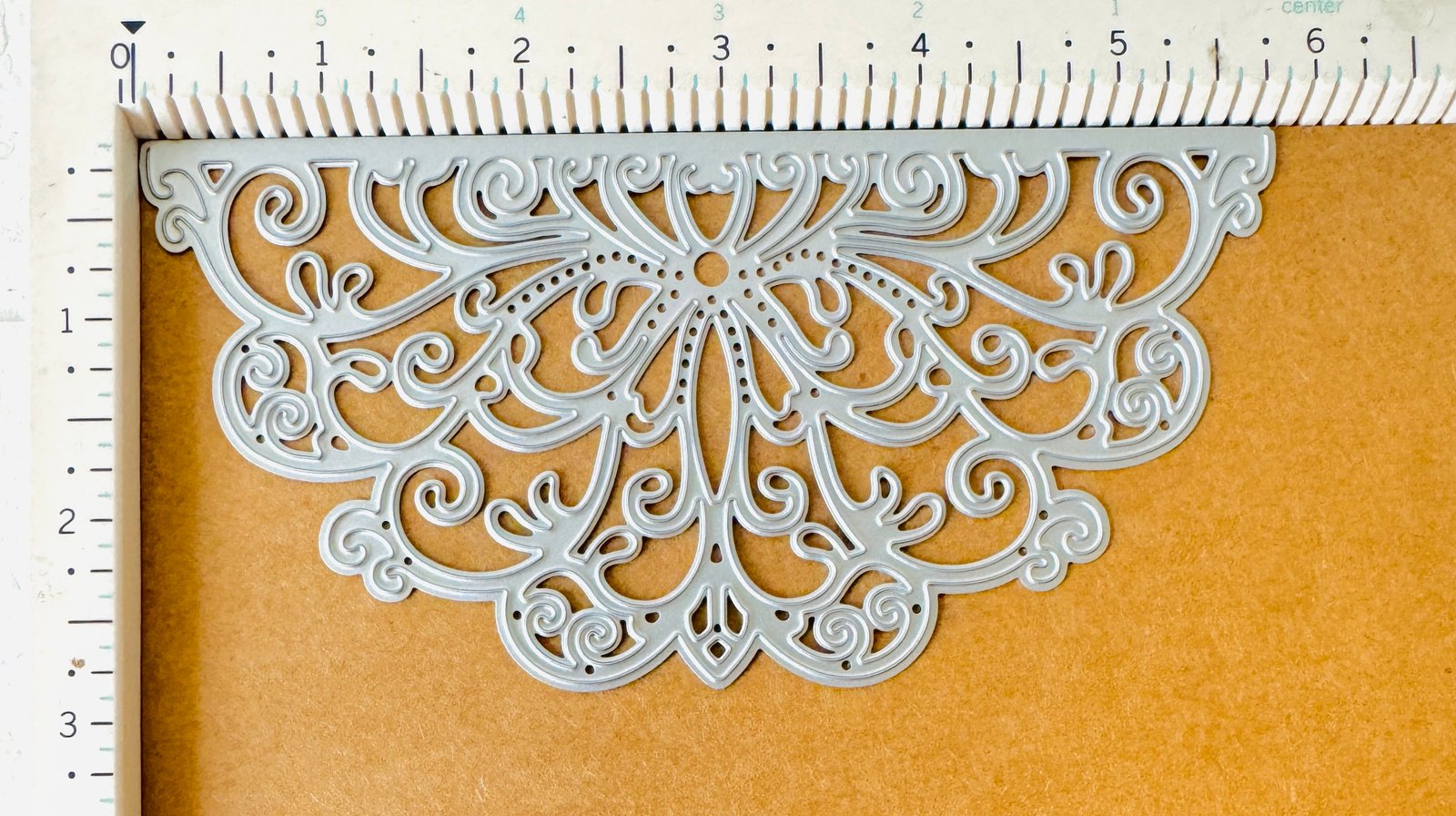 Vintage Half-Round Filigree Border