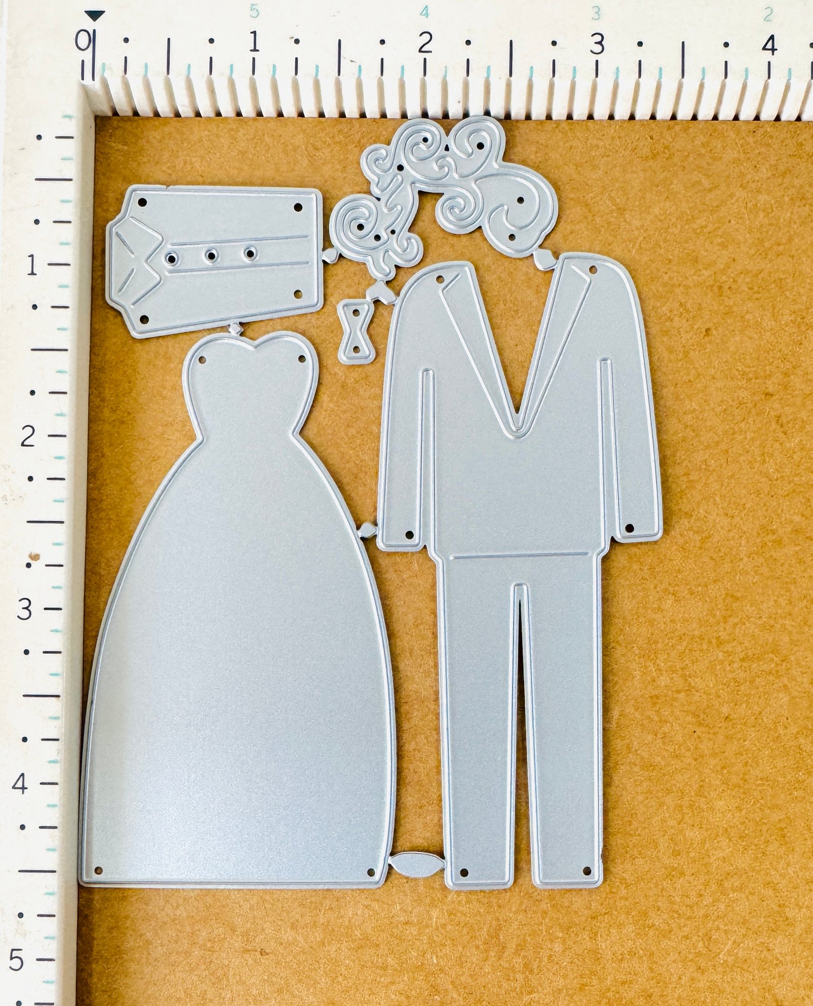 Bride & Groom Figure – Metal Die Cut Set