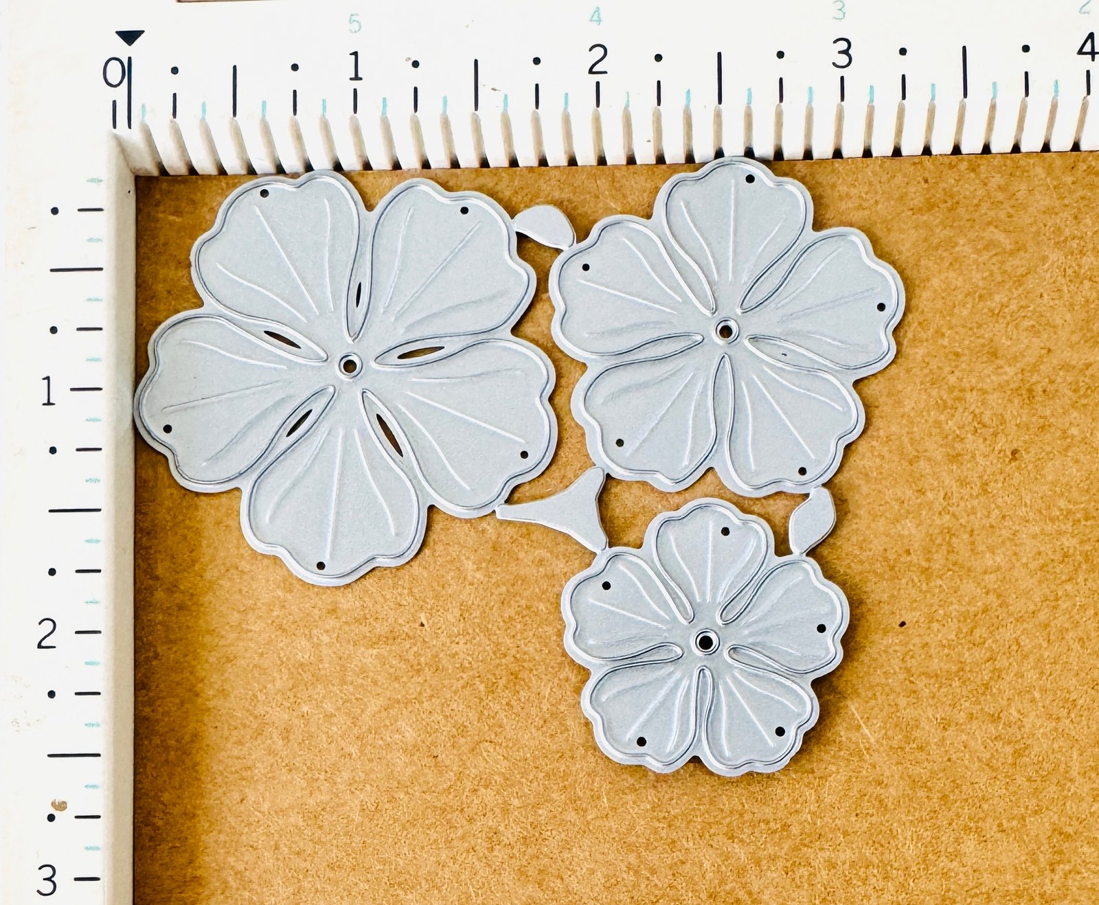 Flower Petal Layering Set – Metal Die Cuts (3 Flowers)