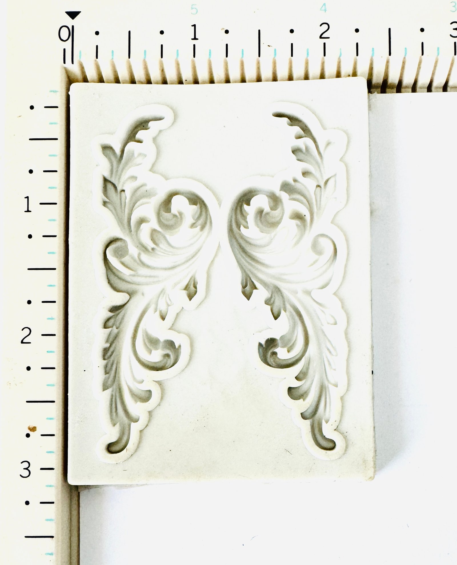 Classic Baroque Corner Scroll Silicone Mould (Pair Design)