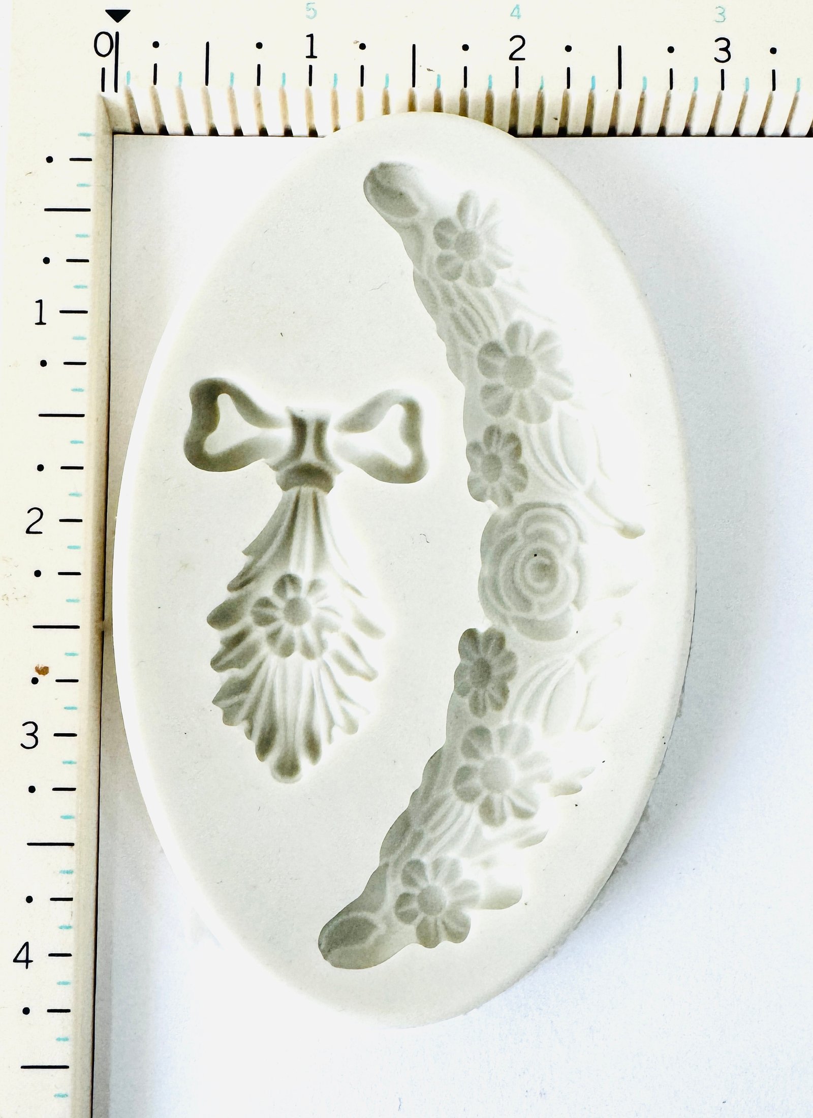 Floral Swag & Tassel Silicone Mould (Oval Base)